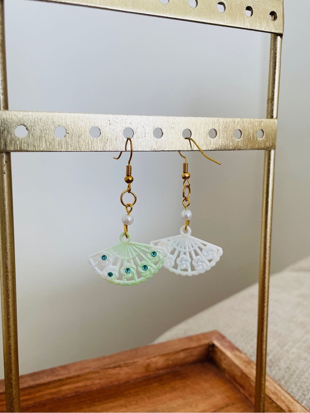 Jewelry Bundle • 4 Pieces • Gold Metal • PRICE FIRM - Picture 7 of 11
